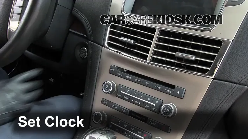 2012 Lincoln MKT 3.7L V6 Clock